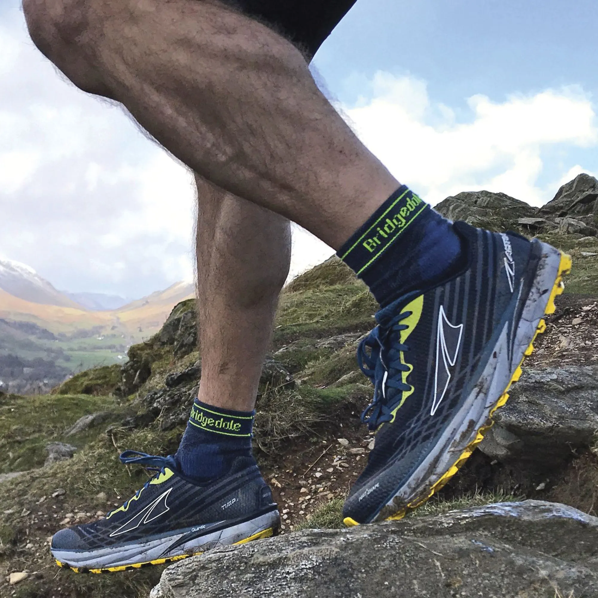 1 Pack Mens Trail Ultralight T2 Merino Wool Sport 3/4 Crew Socks