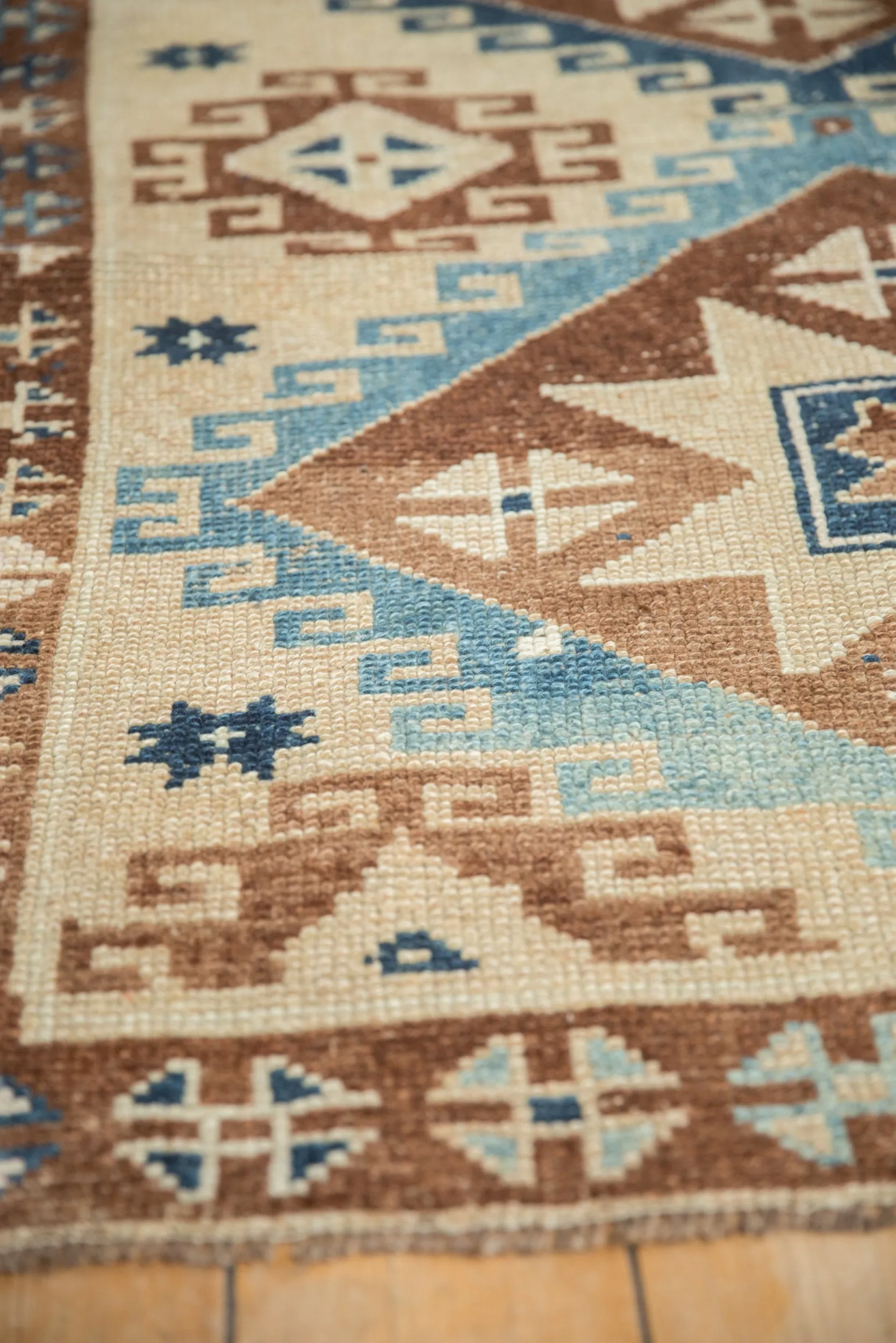 3.5x9.5 Vintage Distressed Kars Rug Runner