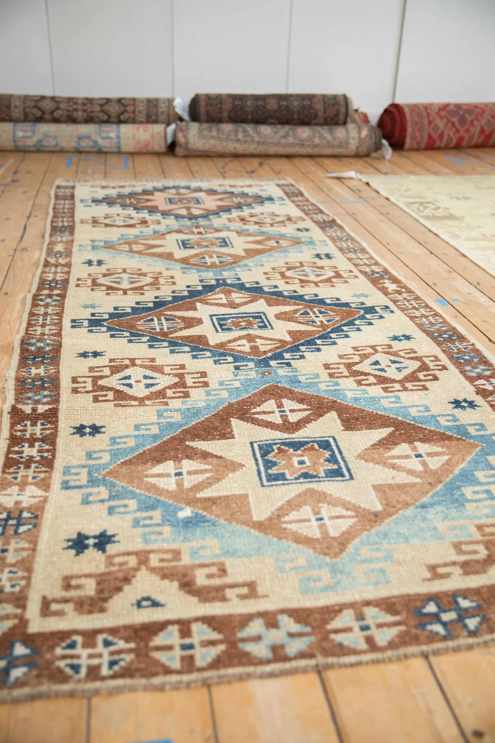 3.5x9.5 Vintage Distressed Kars Rug Runner