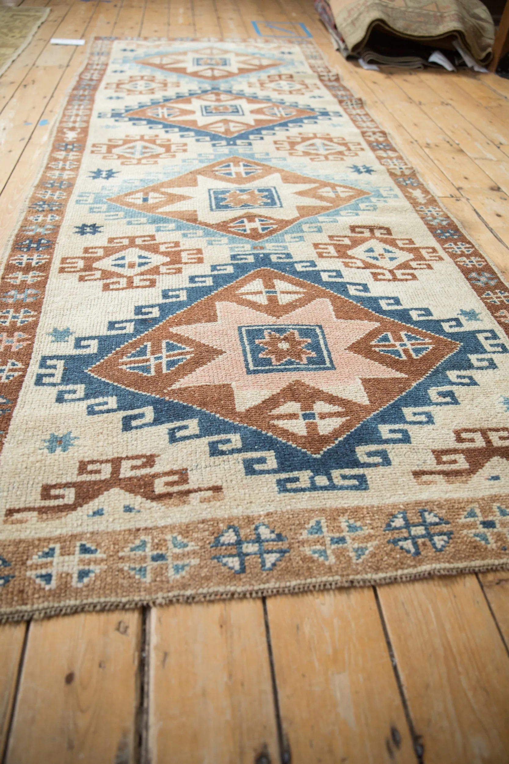 3.5x9.5 Vintage Distressed Kars Rug Runner