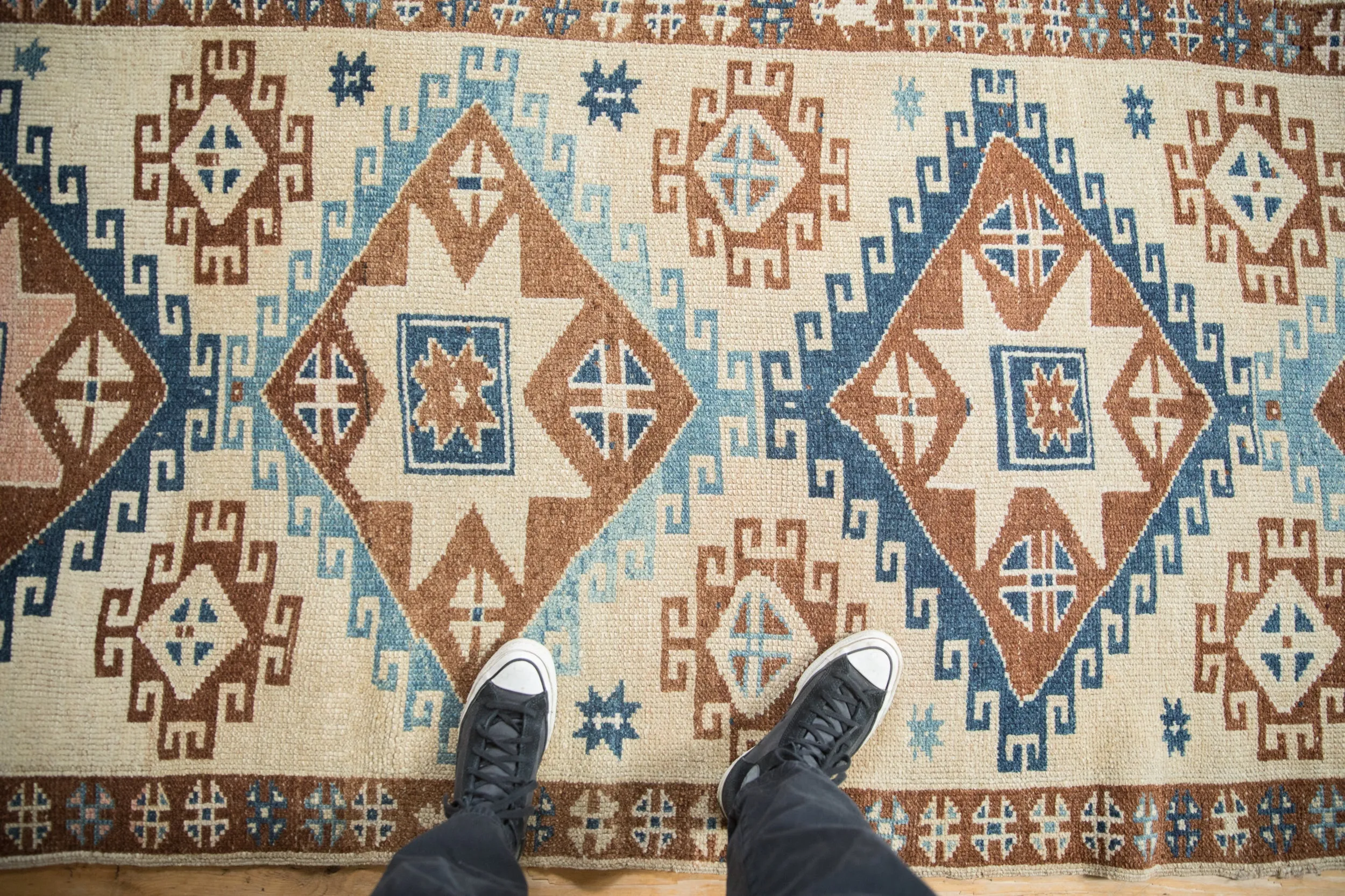 3.5x9.5 Vintage Distressed Kars Rug Runner
