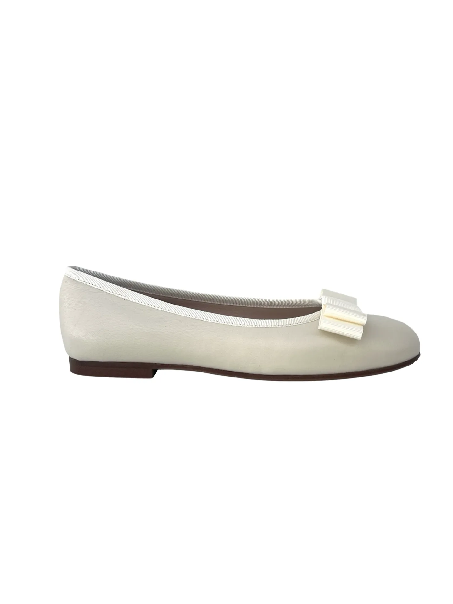 Beberlis Ivory Bow Ballet Flat