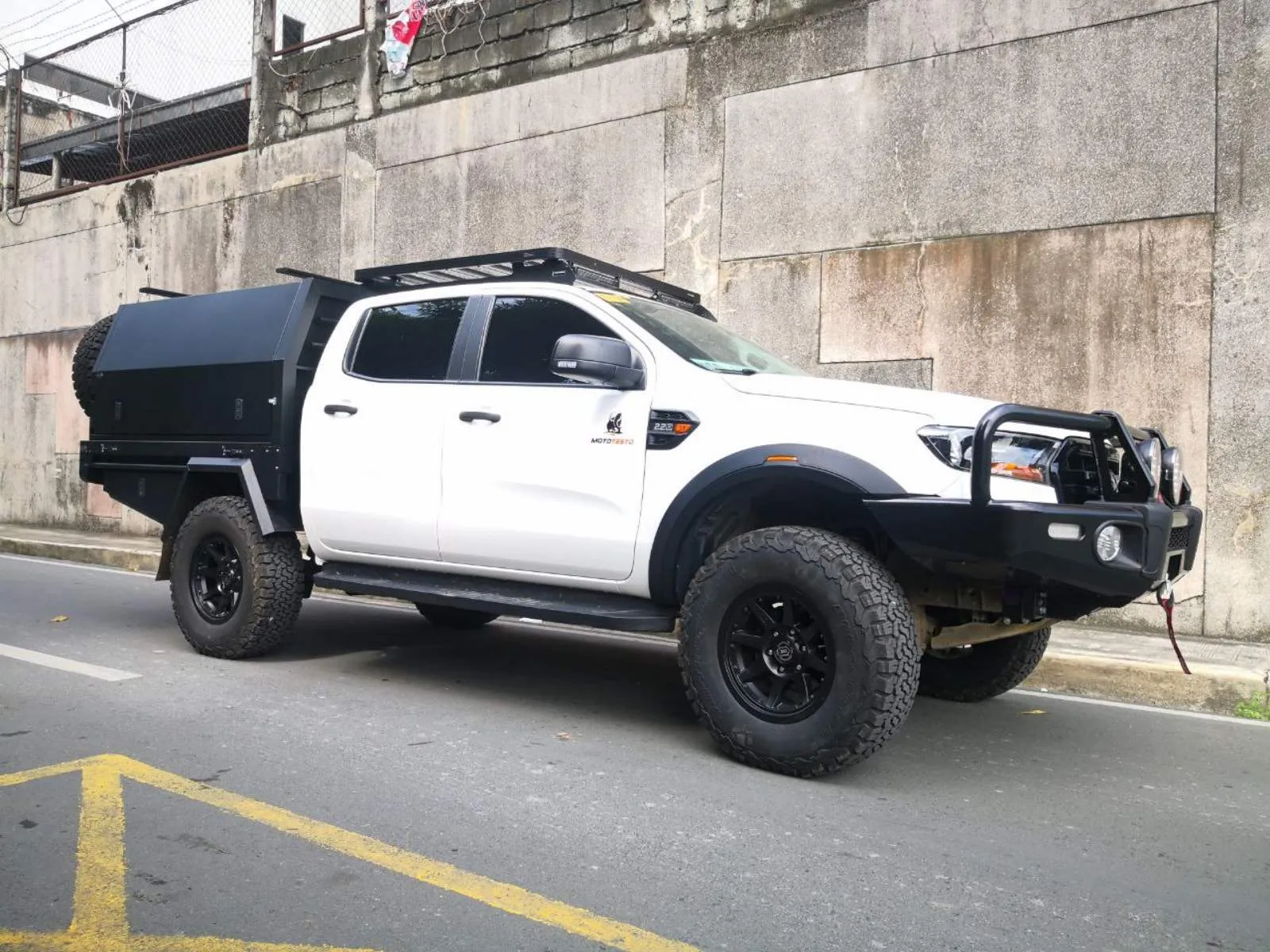 MMoV Full Tray Canopy with 30L Head Board Water Tank (for international mid-size pick up truck)