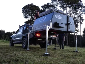 MMoV Full Tray Canopy with 30L Head Board Water Tank (for international mid-size pick up truck)
