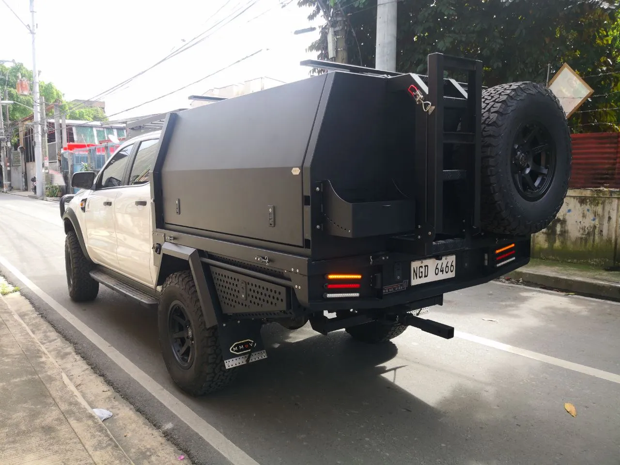 MMoV Full Tray Canopy with 30L Head Board Water Tank (for international mid-size pick up truck)