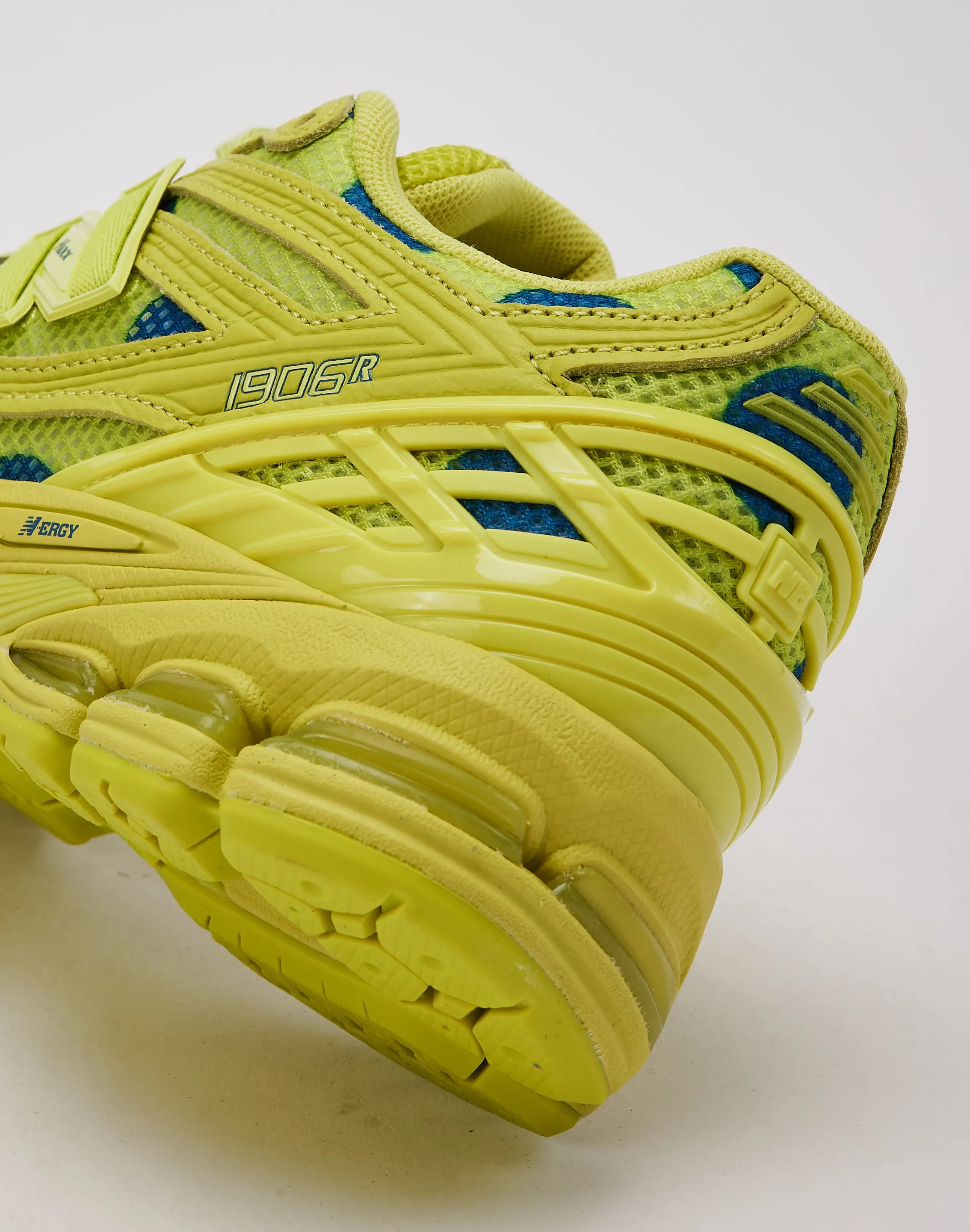 New Balance 1906R Grade-School