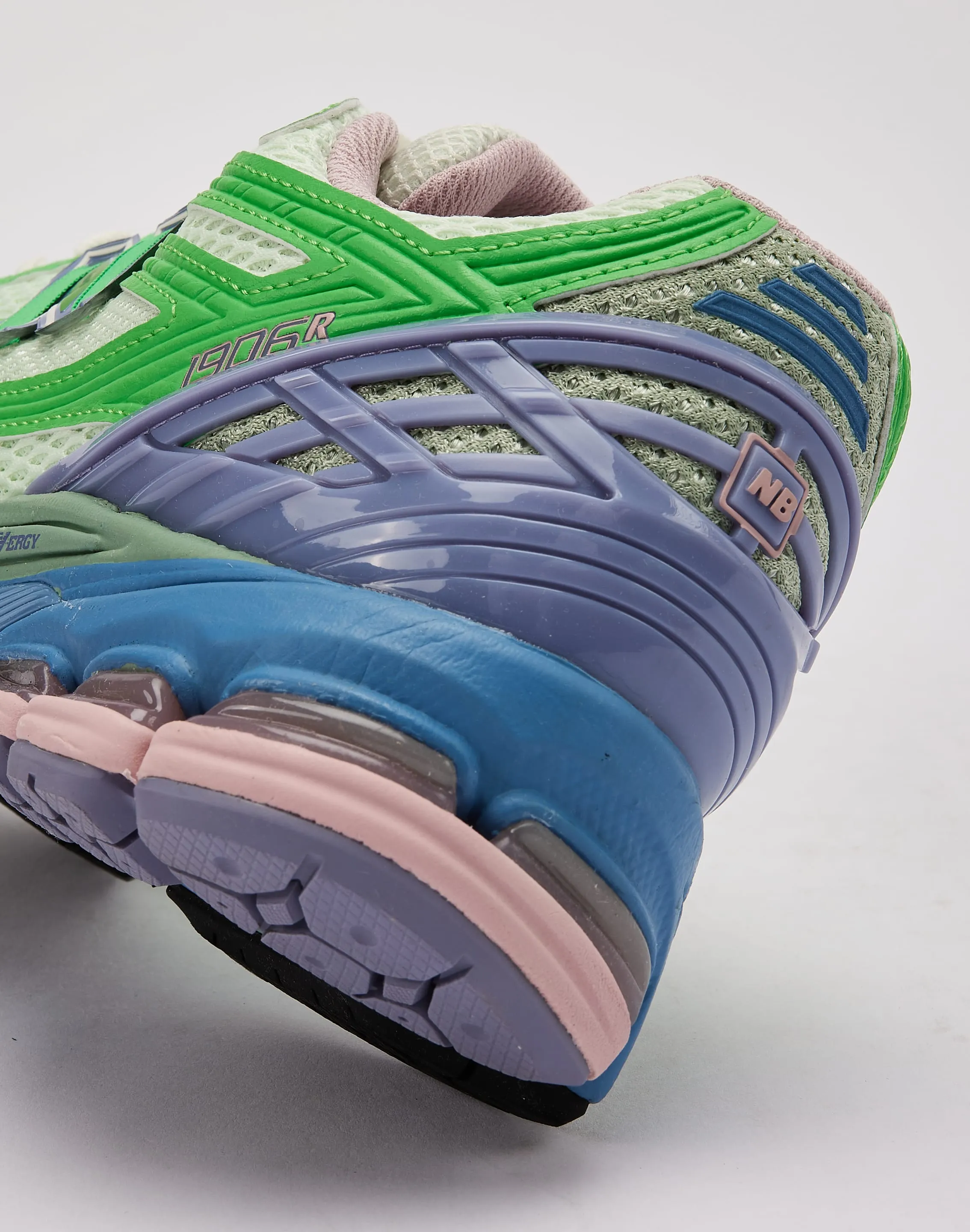 New Balance 1906R
