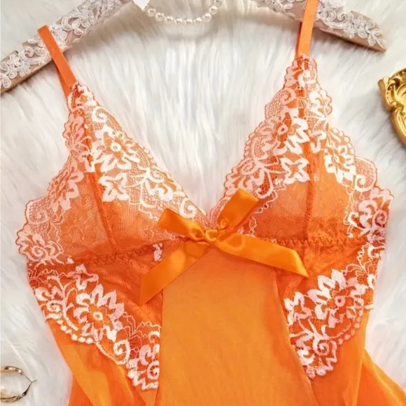 NEW💥 Sexy Orange Lace Lingerie Set W/Thong, Ect. Gift Bag 💝