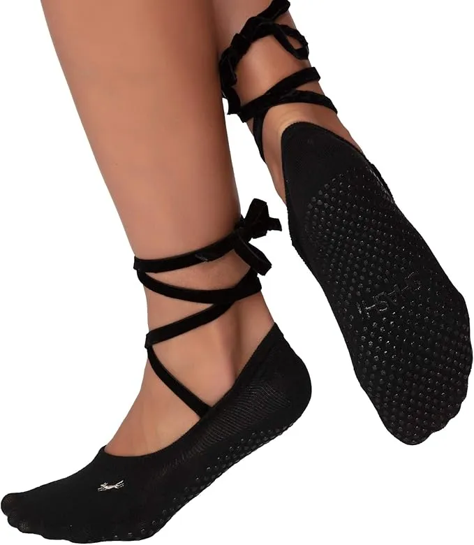 SHASHI Calcetines antideslizantes con agarre de ballet para mujer, con empuñaduras de cinta de terciopelo