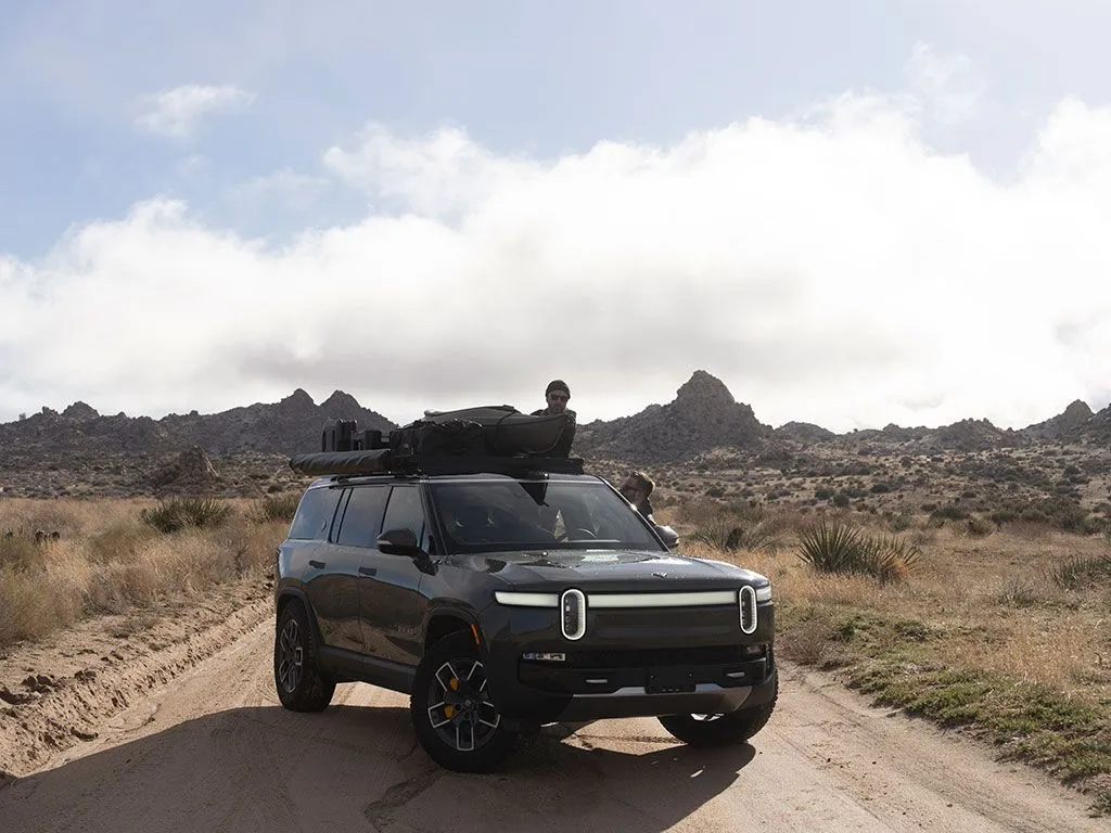 Slimline II Roof Rack fo the Rivian R1S (2022 to Current) - by Front Runner